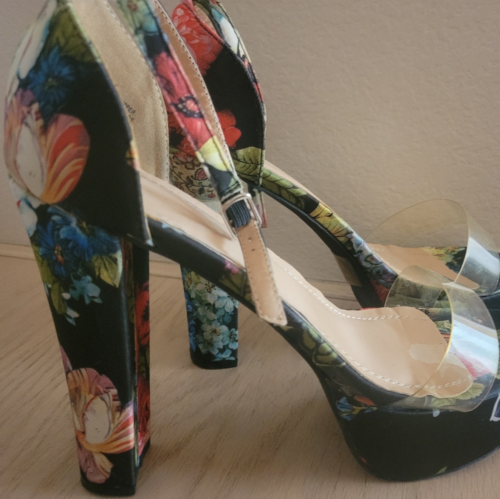 Floral print platform shoes size 11